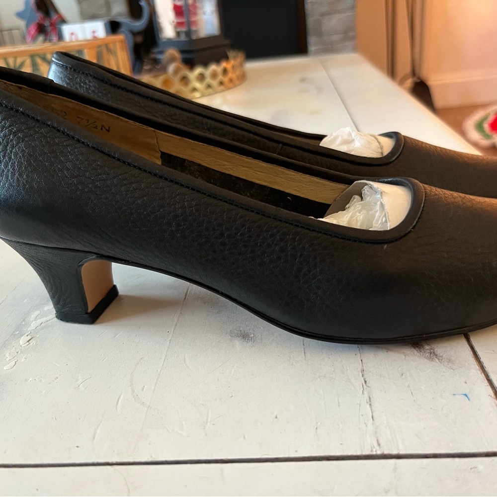 Ros Hommerson Black Women's Heels - Picture 2 of 4
